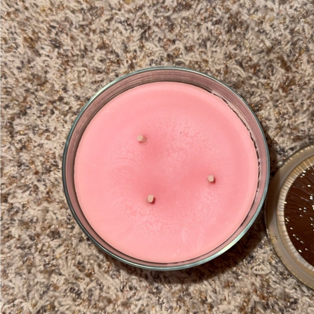 Bath & Body Works Rose Water & Ivy 3-Wick Candle - Picture 3 of 3
